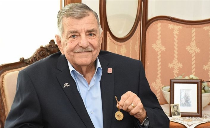 Kore Savaşı'na gönüllü katılan tercüman asteğmen 90 yaşındaki Şehabettin Akkın,