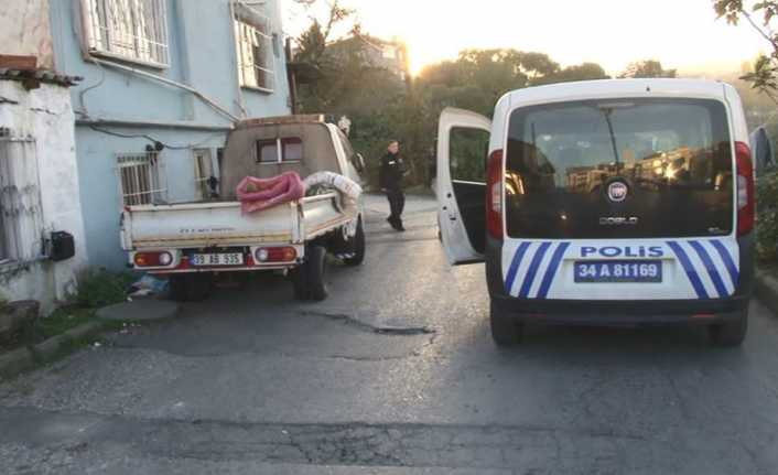Gaziosmanpaşa’da bir kişi evinin önünde uğradığı silahlı saldırı sonucu hayatını