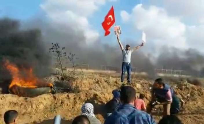 Filistinliler, İsrail işgaline karşı Gazze-İsrail sınırında devam ettikleri Büyük Geri