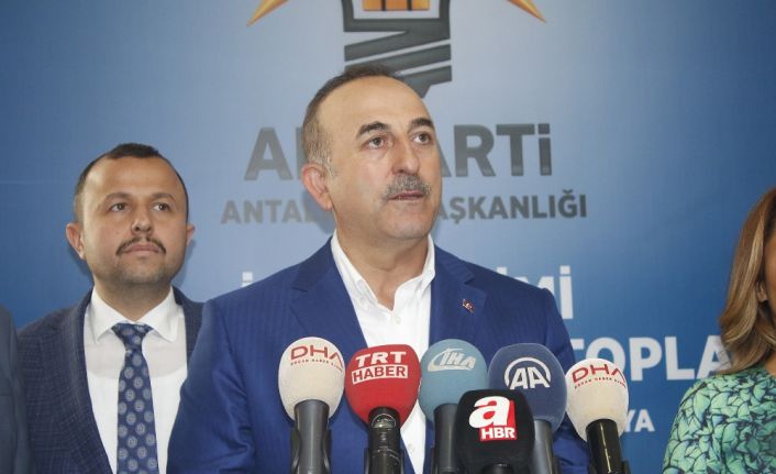 Dışişleri Bakanı Mevlüt Çavuşoğlu, ABD’nin Suriye’ye düzenlediği hava saldırısının geç