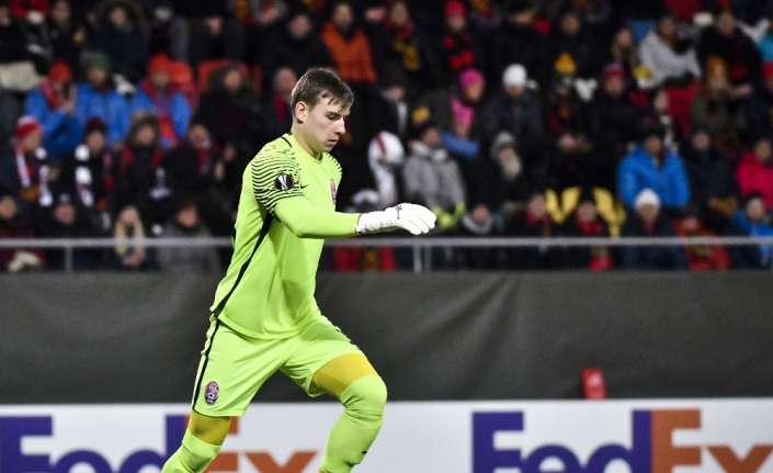 Real Madrid, Zorya Luhansk’ın genç kalecisi Andriy Lunin’i transfer etti.