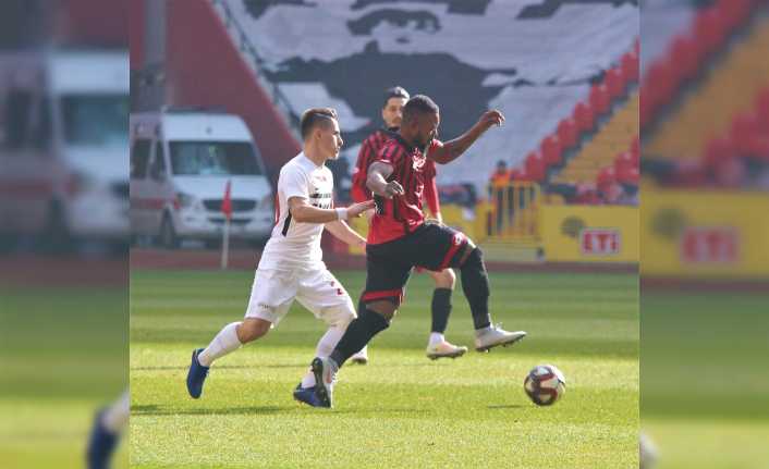 Spor Toto 1. Lig’in 16. haftasında Yeni Eskişehir Stadyumu’nda oynanan