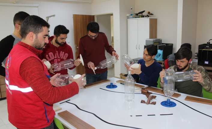 Erzincan Gençlik Merkezindeki gençler 3D teknolojisiyle zorlu kış şartlarında yiyecek