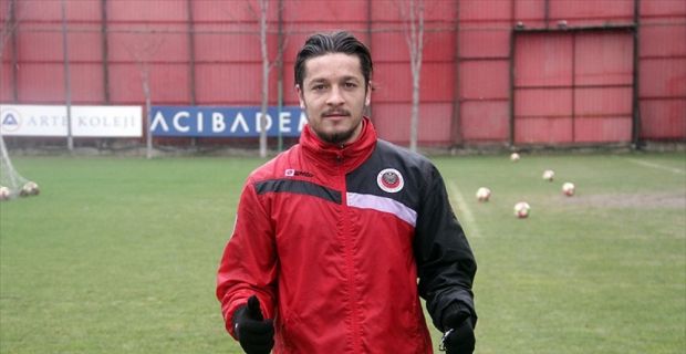 Gençlerbirliği'nin savunma oyuncusu Ahmet Oğuz, "Kimse 'Gençlerbirliği düşecek.' diyemez. Buna