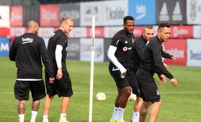 UEFA Avrupa Ligi I Grubu’nda sahasında Genk ile karşılaşacak olan