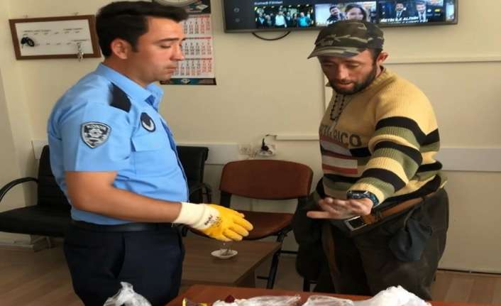 Konya’da üzerinde 9 farklı şehir bileti çıkan dilencinin üzerinden çıkan