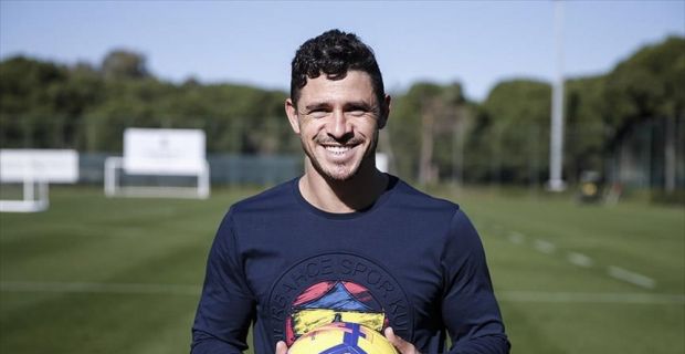 Fenerbahçe'nin Brezilyalı futbolcusu Giuliano de Paula, Süper Lig'deki şampiyonluk yarışının,