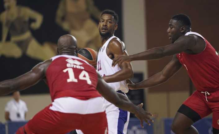 Gloria Cup Basketball Turnuvası heyecanı bugün oynanan maçlarla başladı. 