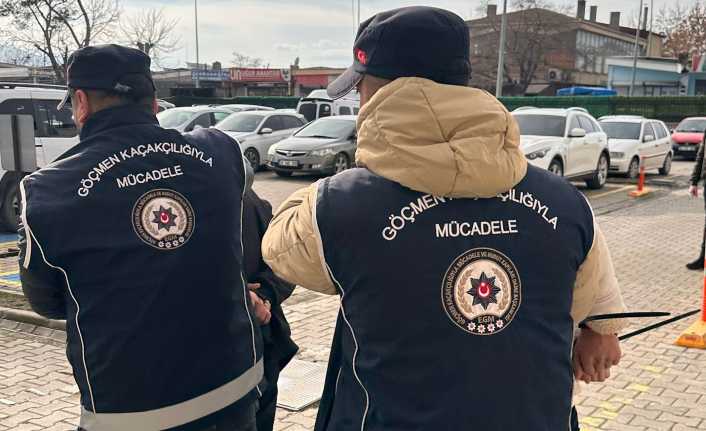 Erzincan'da araçta taşıdıkları düzensiz