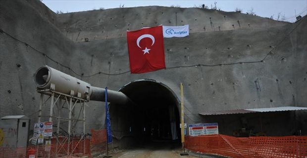 Gaziantep Büyükşehir Belediye Başkanı Şahin, "Gaziantep'in kurtuluş günü olan 25
