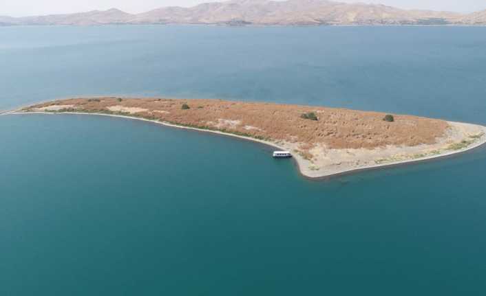 Doğunun gizli denizi olarak bilinen Elazığ’ın Sivrice ilçesinde bulunan Hazar