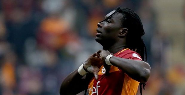 Galatasaray'ın Fransız golcüsü Gomis, "Tanrı'dan şehitlerimiz için rahmet, aileleri ve
