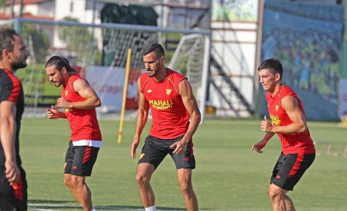 Ligde bu hafta Galatasaray’a konuk olacak Göztepe’nin futbolcusu Adama Traore,