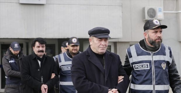 Bir halk oyunu ekibi üyelerinin, yarışma gerekçesiyle aldıkları gri pasaportla
