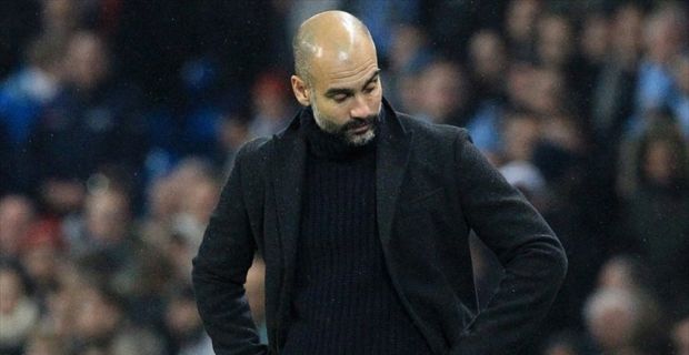 İngiltere Futbol Federasyonu, cezaevindeki politikacılara destek amacıyla sarı kurdele takan