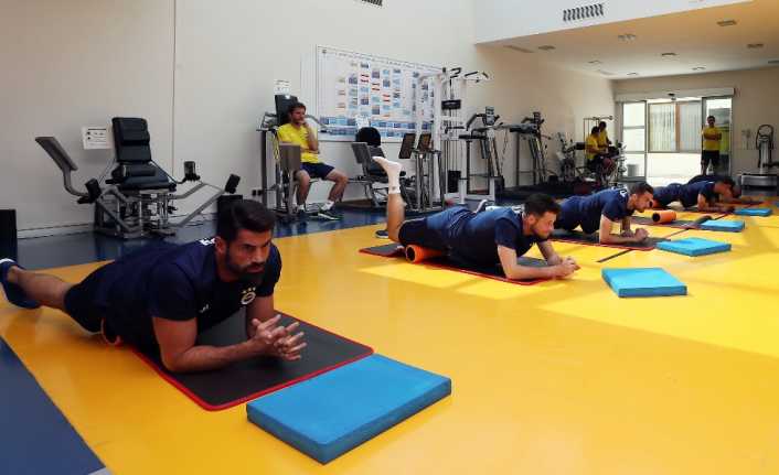 Fenerbahçe, Atiker Konyaspor ile oynayacağı lig maçının hazırlıklarına günün ikinci