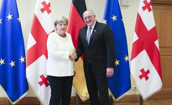 Almanya Başbakanı Angela Merkel, Gürcistan’a düzenlediği resmi ziyaret kapsamında Devlet