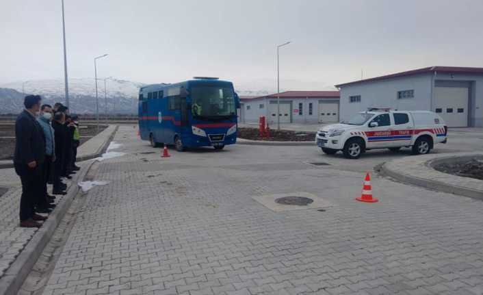 Erzincan İl Jandarma Komutanlığı Jandarma Trafik Timleri tarafından, ring aracı