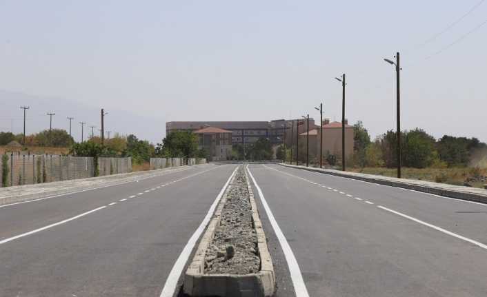 Erzincan Belediyesi, son olarak Hacı Ali Akın Caddesi’ndeki yenileme çalışmalarını
