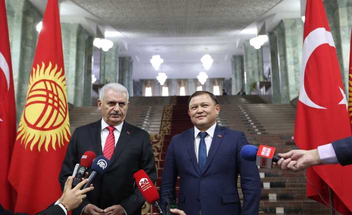 TBMM Başkanı Binali Yıldırım, resmi temaslarda bulunmak için geldiği Kırgızistan’da,