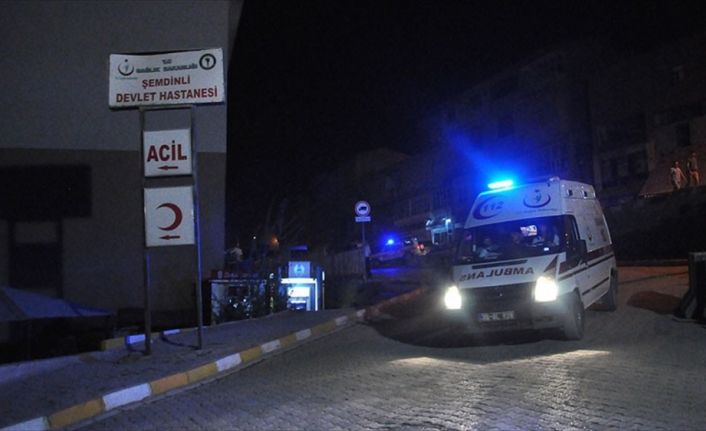 Hakkari'nin Şemdinli ilçesinde askeri aracın devrilmesi sonucu 17 güvenlik korucusu