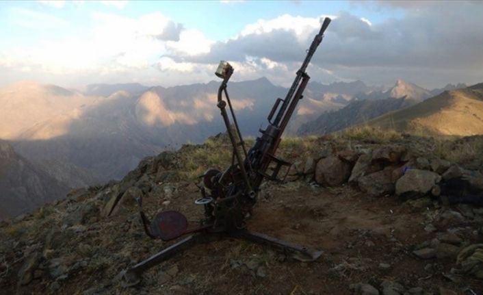 Hakkari'nin Çukurca ilçesinde PKK'lı teröristlere yönelik operasyonda doçka uçaksavar makineli