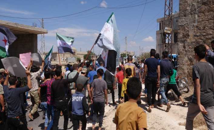 Bugün cuma namazından çıkan Halep, İdlib, Hama ve civarındaki 40