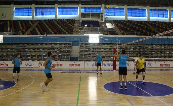 Türkiye Voleybol 1. Ligi takımlarından Haliliye Belediye Spor Voleybol Takımı,