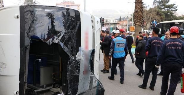 Freni patlayan halk otobüsü yan yattı: 29 yaralı