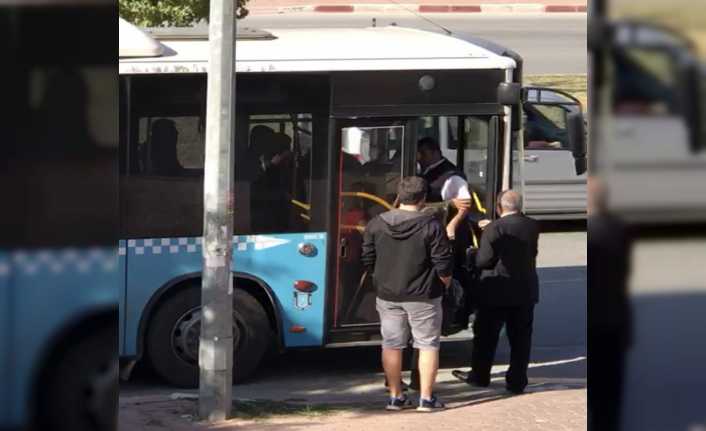 Antalya’da 69 yaşındaki gazi polis Veli Akkuş, gösterdiği kartın geçersiz