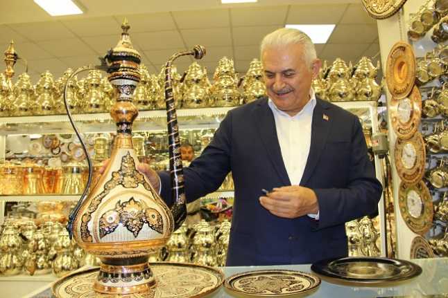 Türkiye’nin son Başbakanı AK Parti İzmir Milletvekili Binali Yıldırım, memleketi