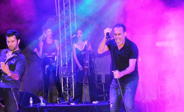 Türk rock müziğinin güçlü ismi Haluk Levent, Bodrum Antik Tiyatro’da