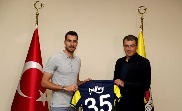 Fenerbahçe, kaleci Harun Tekin’le 3+1 yıllık anlaşma imzaladı.