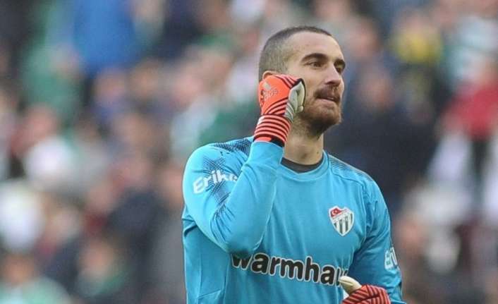 Bursaspor Teknik Direktörü Samet Aybaba’nın tekliflerin olduğunu doğrulayarak, “Belki bir