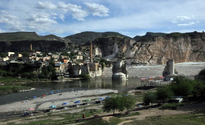 Ilısu Barajı altında kalacak olan Batman’ın tarihi ilçesine turist akını
