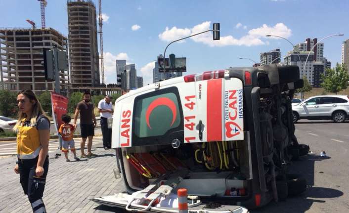 Başkent’te hasta taşıyan ambulans