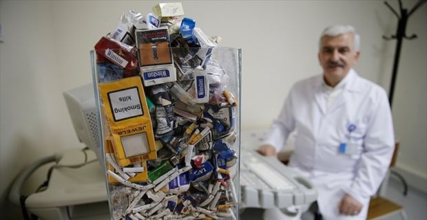 Özel bir tıp merkezinde görevli kardiyoloji uzmanı Erol, ikna ederek