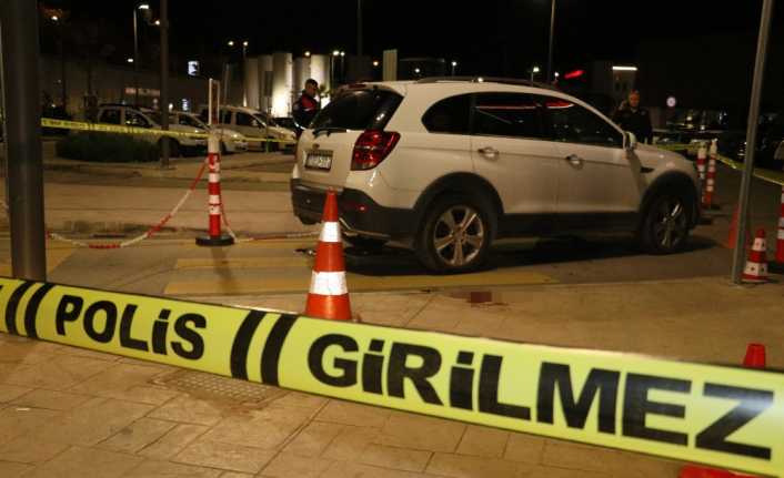 Adana’da hastane otoparkında silahlı saldırıya uğrayan 1 kişi hayatını kaybetti,