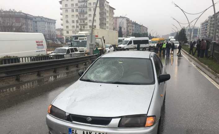 Uşak’ta yoğun bakımda tedavi gören kızını ziyaretten dönen anne, otomobilin