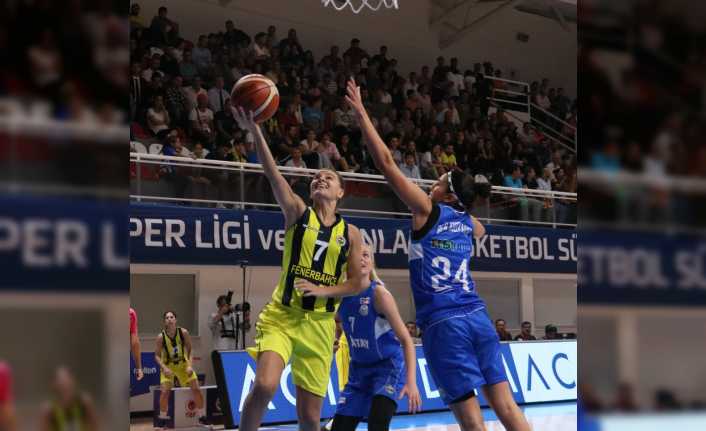 Kadınlar Cumhurbaşkanlığı Kupası finalinde, Fenerbahçe ile Hatay Büyükşehir Belediyespor karşılaşıyor.