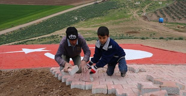 Hatay'da Mehmetçik'e destek olmak isteyen bir çoban, Afrin sınırındaki bir