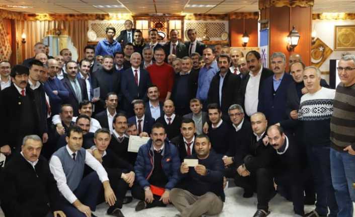Hayat Kurtaran şoförlere plaket Erzincan Belediyesi Şehir İçi Toplu Taşıma yapan otobüs şoförlerine moral