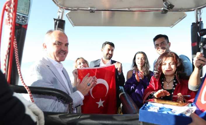 Denizli’de bir çift, sıra dışı bir törene imza atarak sıcak
