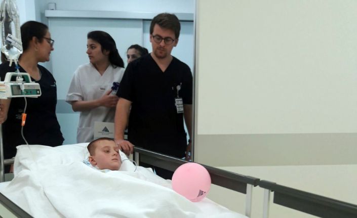 Sivas’ta beyninde tespit edilen tümörün alınması için 100 bin lira