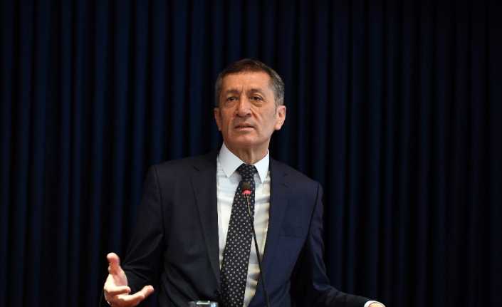 Milli Eğitim Bakanı Ziya Selçuk, "Bütün öğretmenlerin hizmet içi eğitiminin