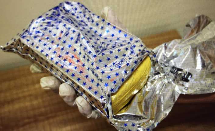 Bolu’da bir araçta yapılan aramada hediye paketlerine sarılı 29 kilo