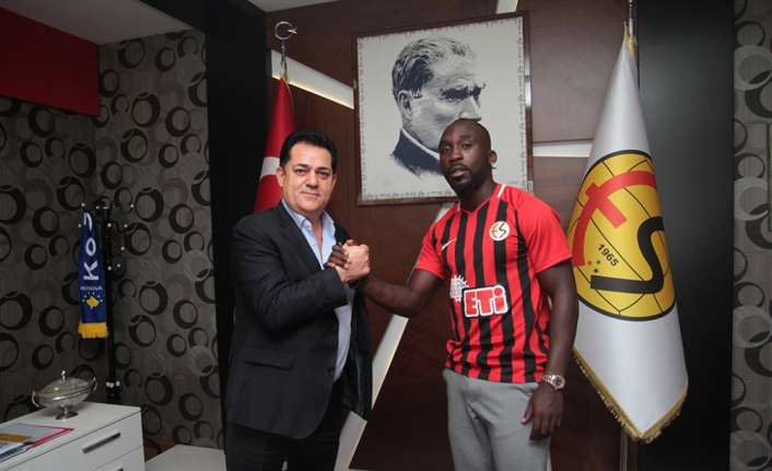 Eskişehirspor, Herve Kage 1 yıllık sözleşme imzaladı.