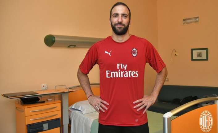 Serie A ekiplerinden Milan, Juventus’tan Arjantinli yıldız futbolu Gonzalo Higuain’i
