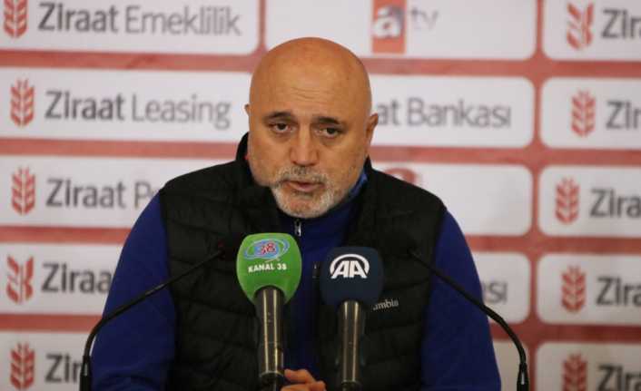 Kayserispor Teknik Direktörü Hikmet Karaman, Altay galibiyetinin ardından, “Oyuncularımdan memnunum”