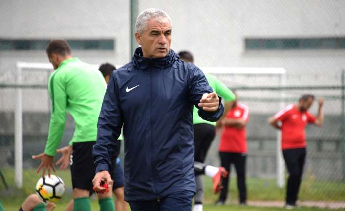 Atiker Konyaspor Teknik Direktörü Rıza Çalımbay, Hollanda kampında bazı oyuncuların